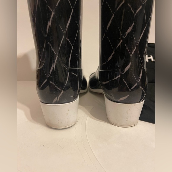 Chanel Black & White Quilted Rubber Boot Size 37 - Picture 6 of 12